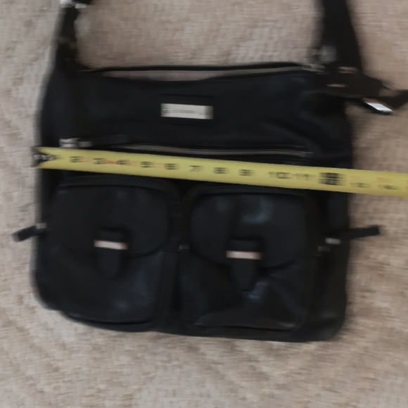 Danier Leather Black Shoulder Bag - Picture 8 of 9